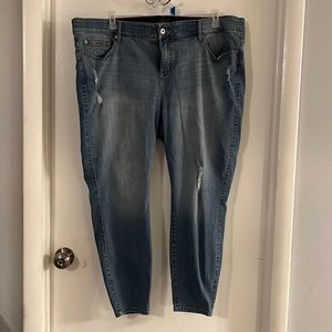 Torrid bombshell skinny light blue distressed jeans size 24 SHORT
